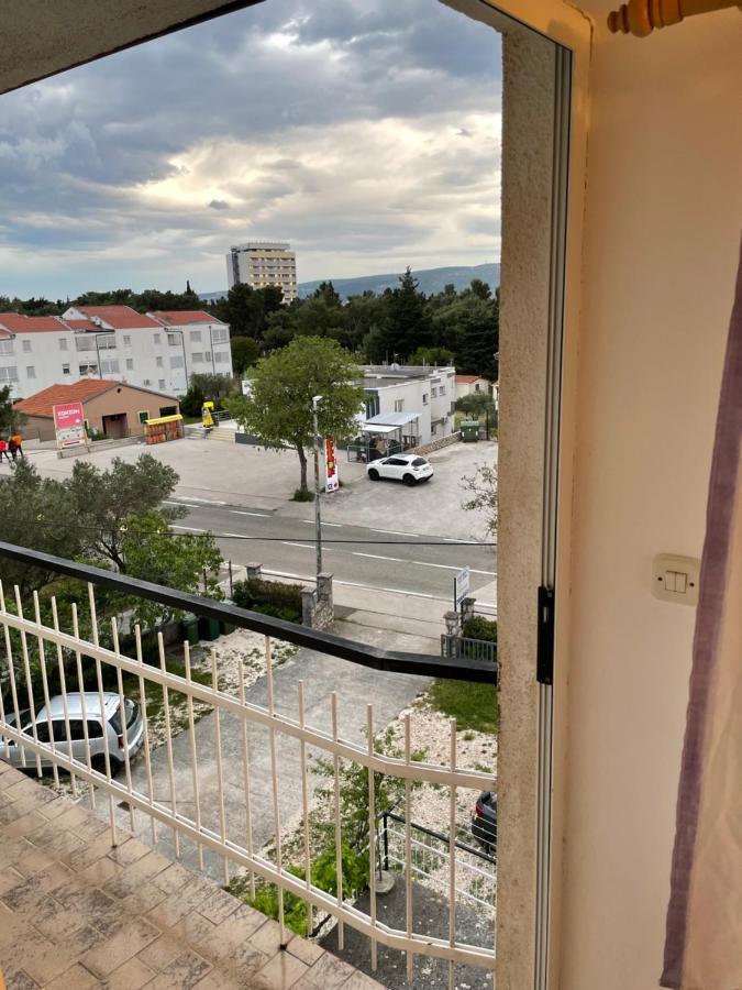 Diana Rooms And Apartments Starigrad Paklenica Buitenkant foto