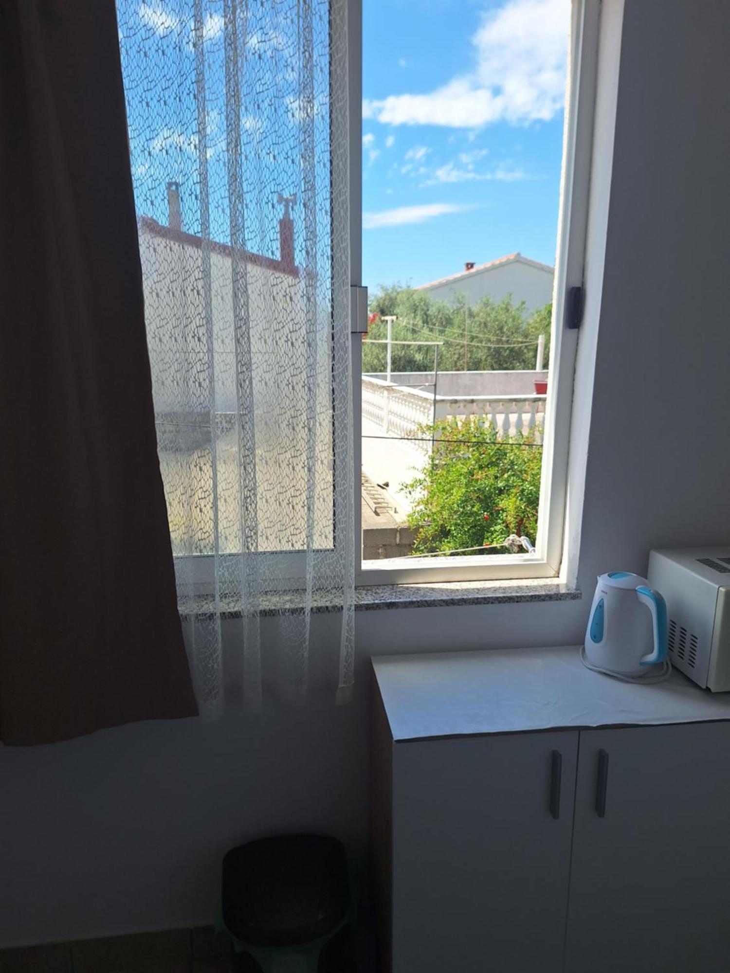 Diana Rooms And Apartments Starigrad Paklenica Buitenkant foto